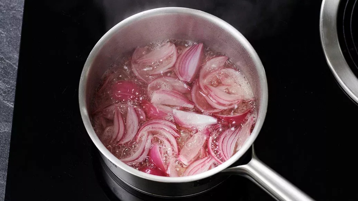 Líquido de Cebolla Hervida: Beneficios Sorprendentes para Todo tu Cuerpo